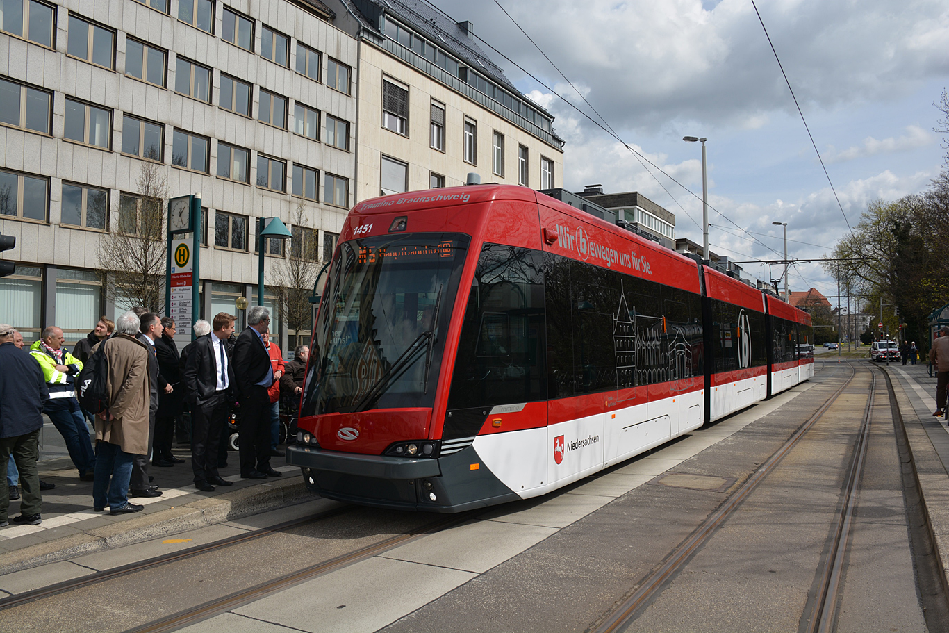 Tramino nimmt den Liniendienst in Braunschweig auf
